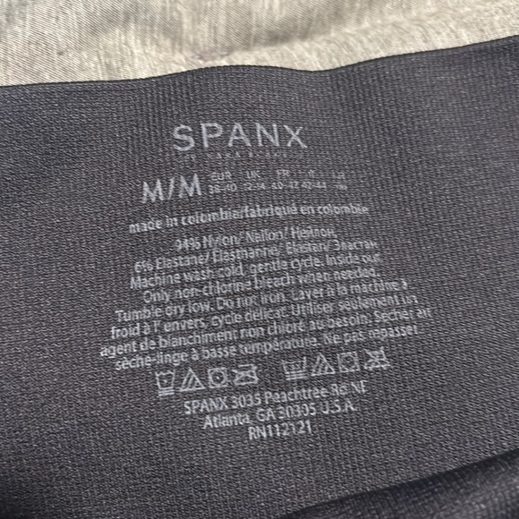 SPANX LEGGINGS - Picture 2 of 2